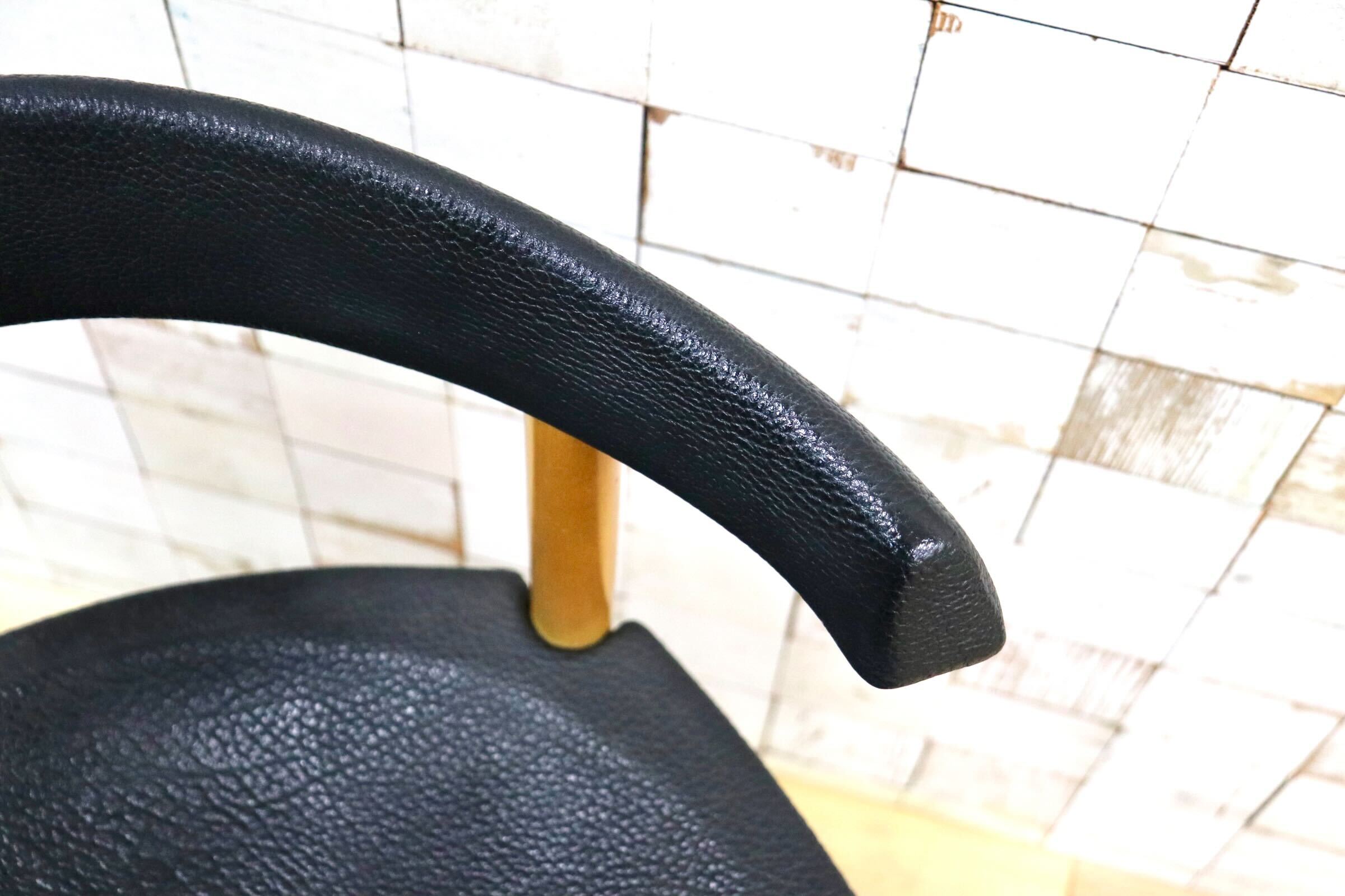 GMIN7E〇Cassina / カッシーナ レオナルドチェア ダイニングチェア Strassle collection社 スイス 椅子 ブラック 北欧スタイル