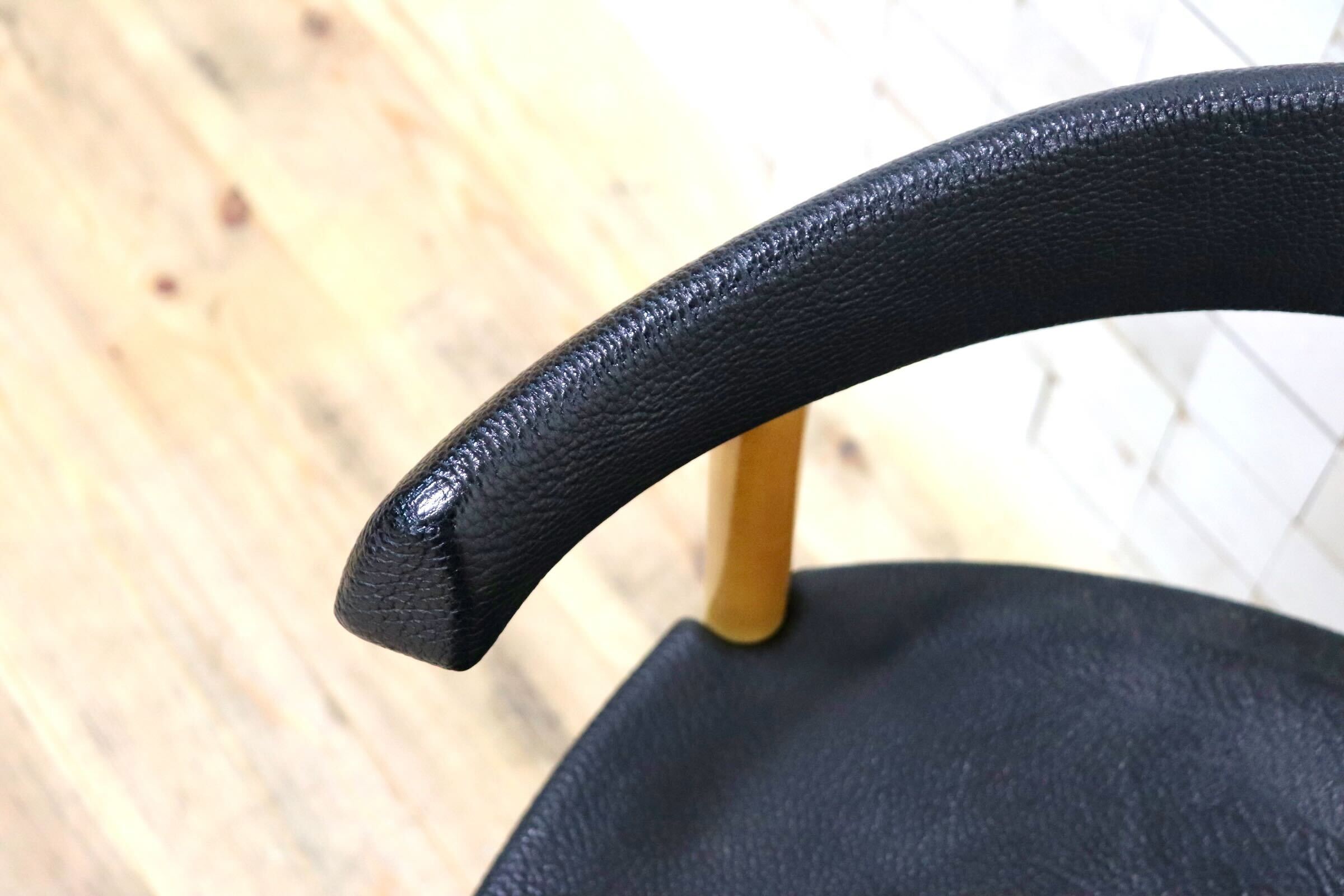 GMIN7E〇Cassina / カッシーナ レオナルドチェア ダイニングチェア Strassle collection社 スイス 椅子 ブラック 北欧スタイル