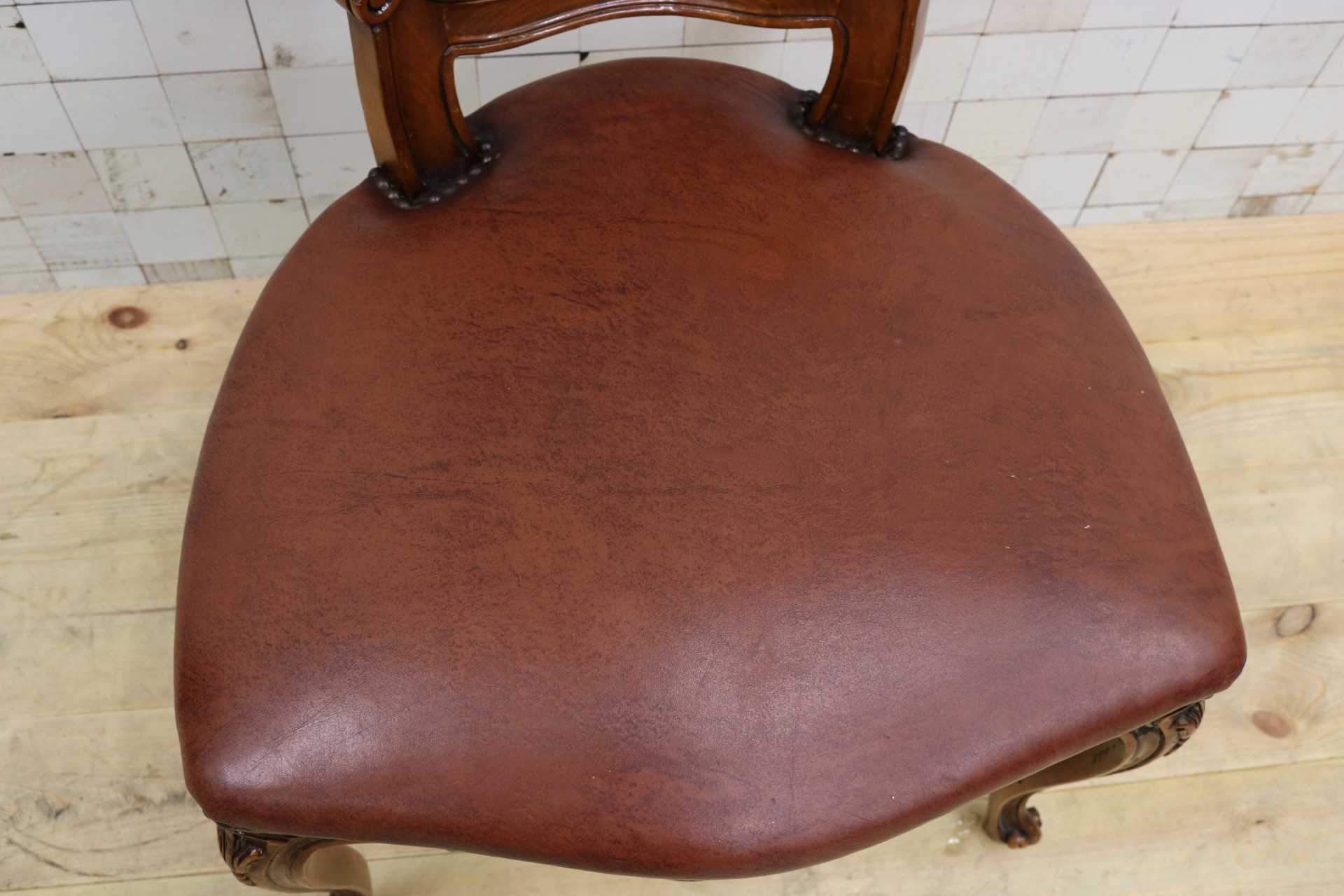 GMHH470C○イタリア製 ロココ調 ダイニングチェア 食卓椅子 レザー 鋲打ち 彫刻 アンティーク エレガント ヨーロピアン クラシック 猫脚