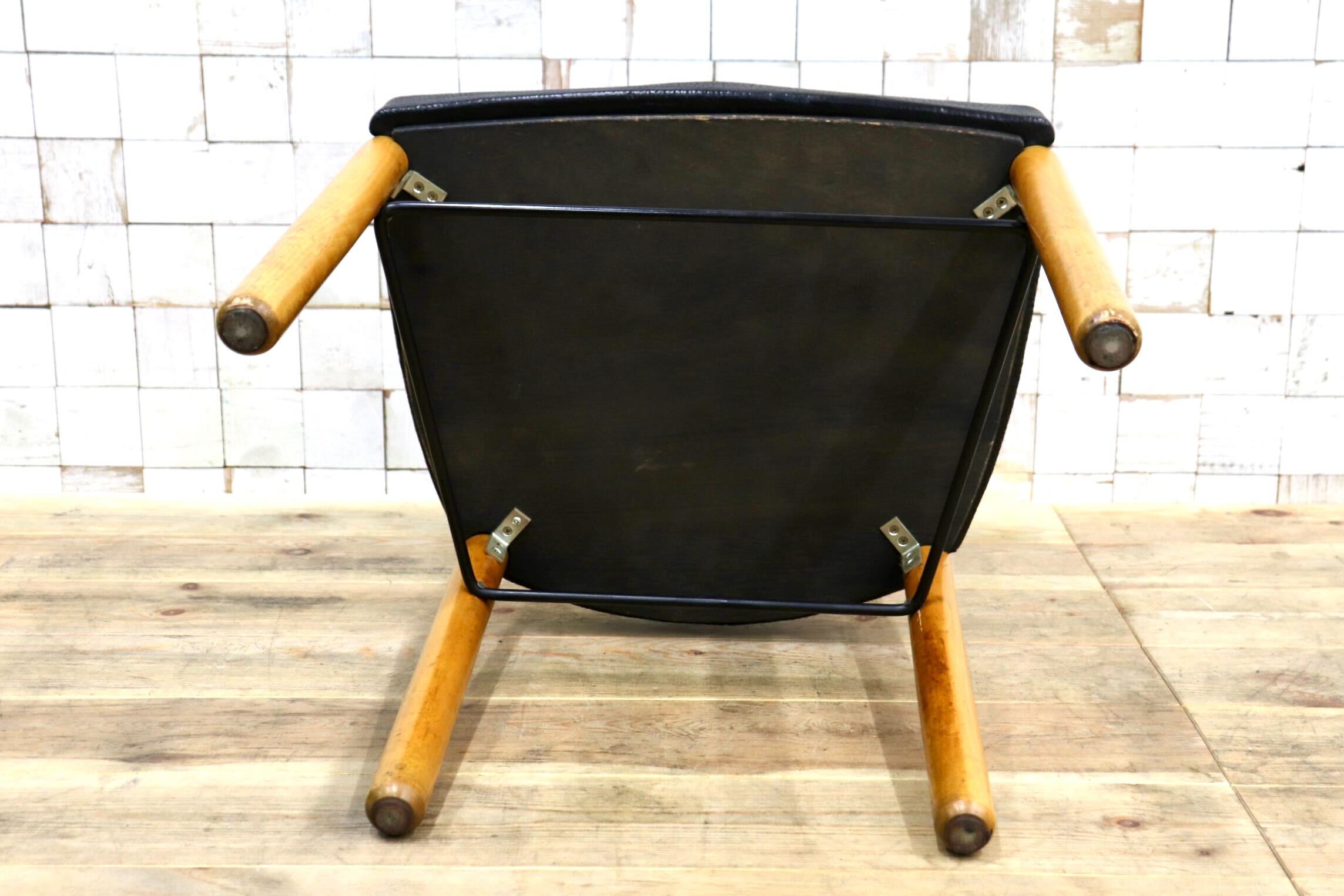 GMIN7F〇Cassina / カッシーナ レオナルドチェア ダイニングチェア Strassle collection社 スイス 椅子 ブラック 北欧スタイル