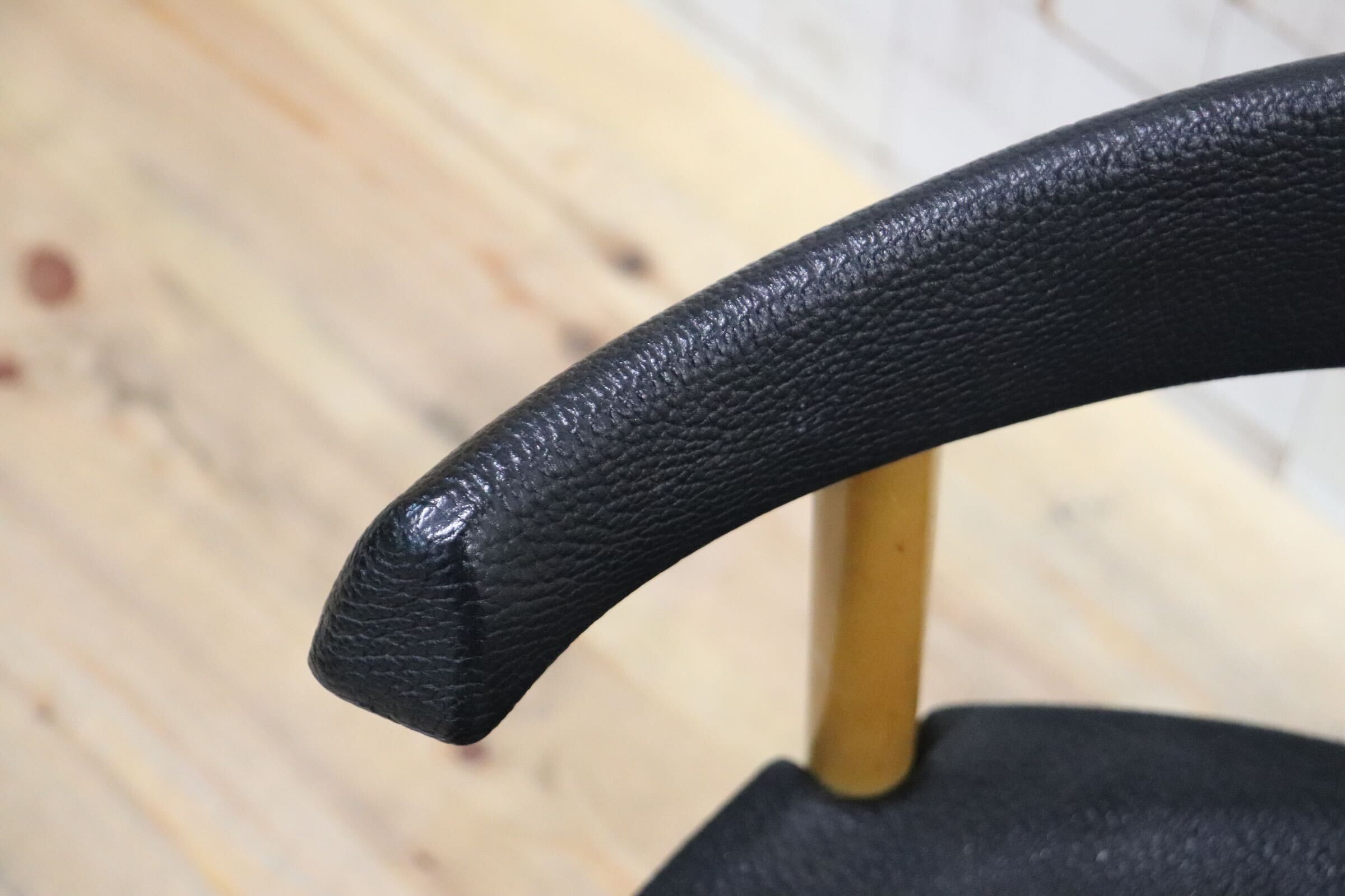GMIN7F〇Cassina / カッシーナ レオナルドチェア ダイニングチェア Strassle collection社 スイス 椅子 ブラック 北欧スタイル