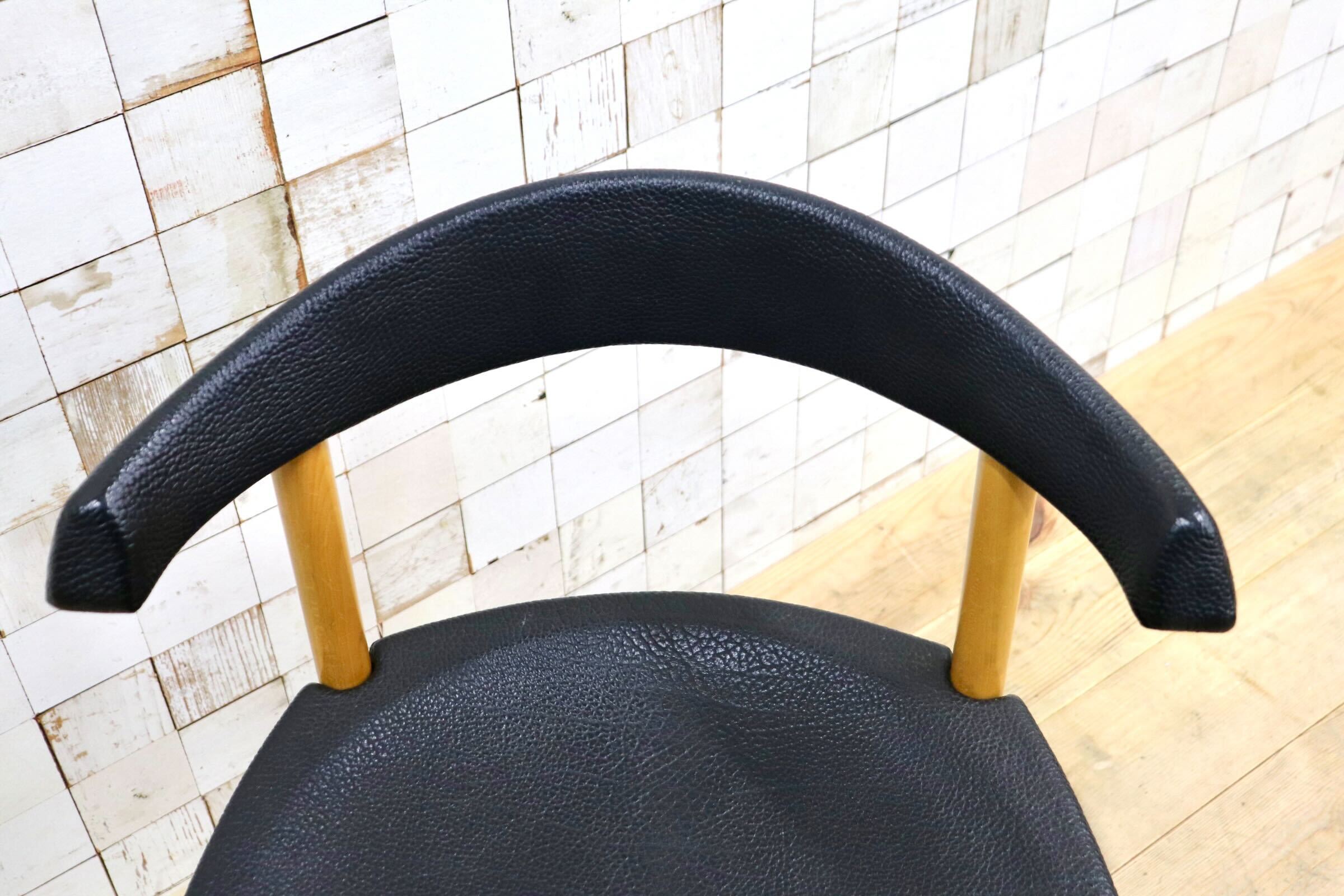 GMIN7G〇Cassina / カッシーナ レオナルドチェア ダイニングチェア Strassle collection社 スイス 椅子 ブラック 北欧スタイル