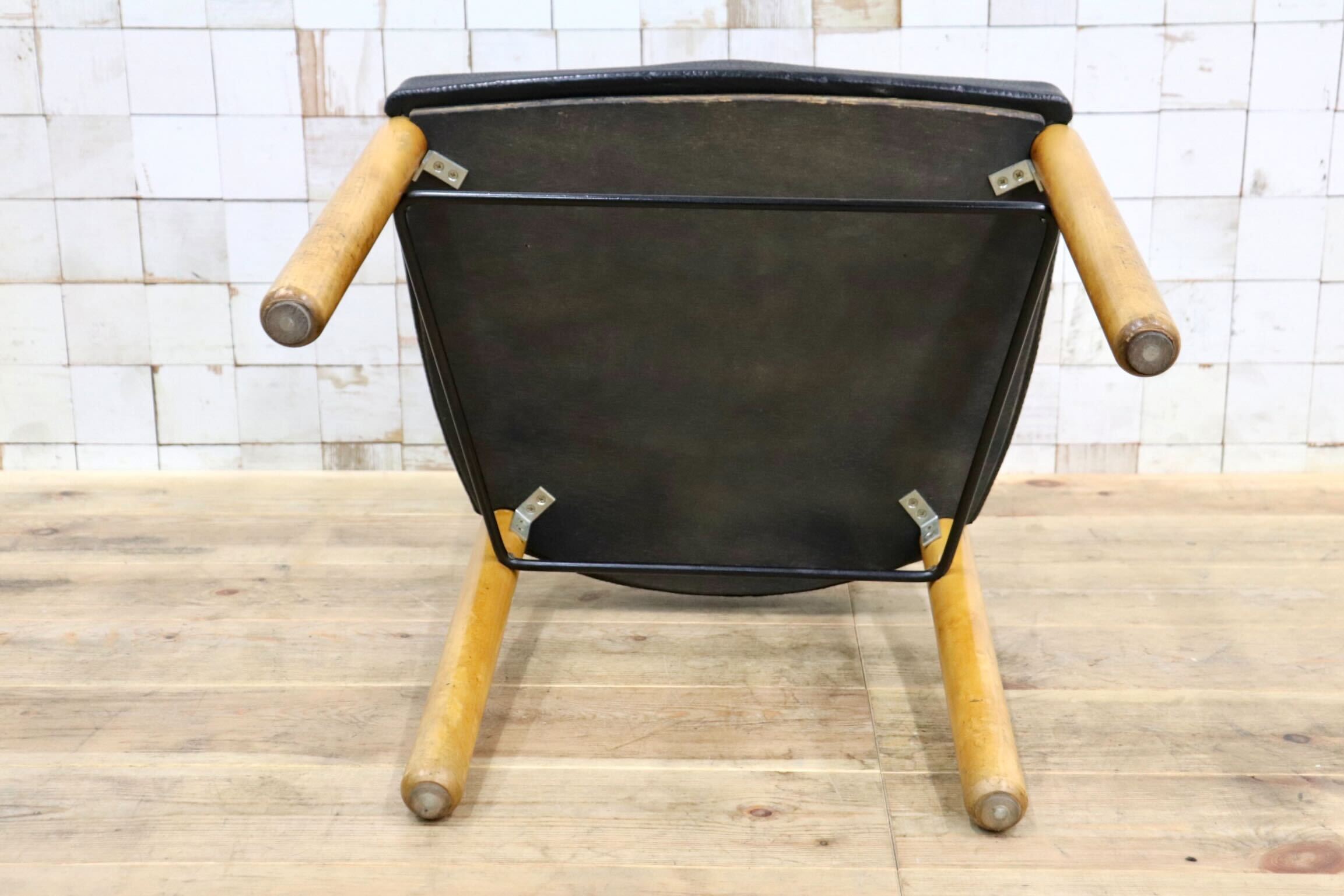 GMIN7G〇Cassina / カッシーナ レオナルドチェア ダイニングチェア Strassle collection社 スイス 椅子 ブラック 北欧スタイル