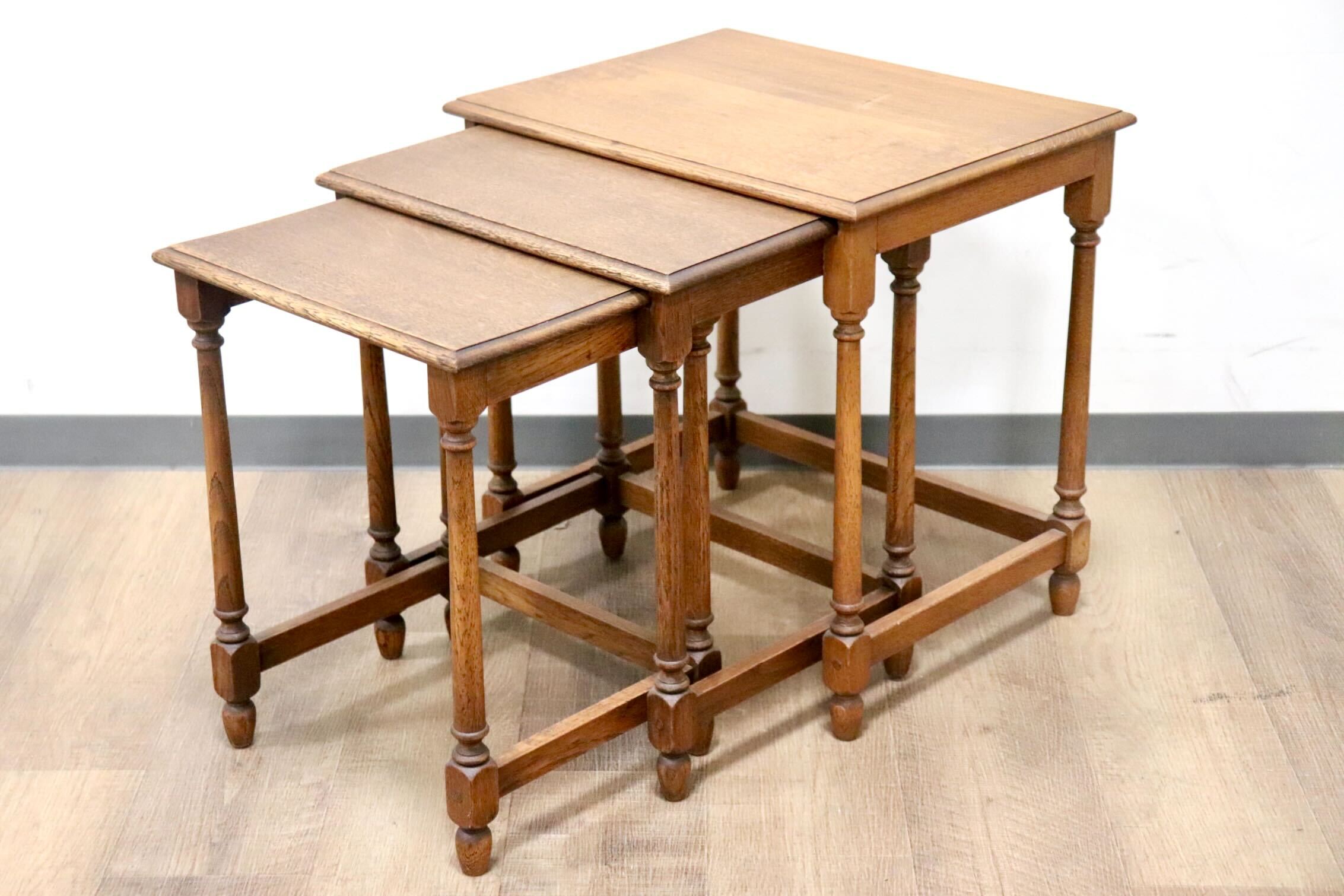 GMHH22○英国アンティーク ネストテーブル サイドテーブル 机 入れ子式 コーヒーテーブル イギリス ヴィンテージ クラシック オーク材