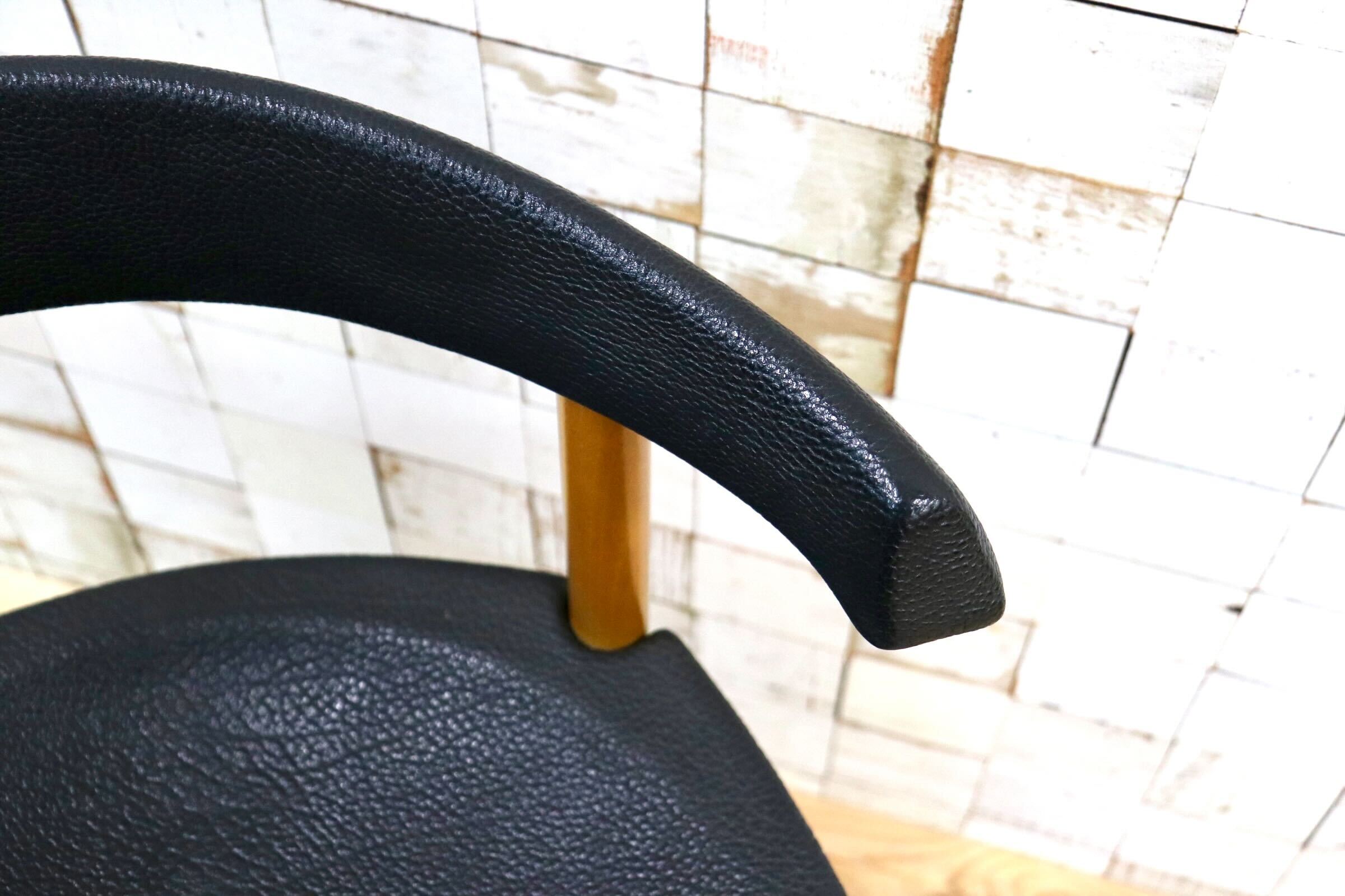 GMIN7H〇Cassina / カッシーナ レオナルドチェア ダイニングチェア Strassle collection社 スイス 椅子 ブラック 北欧スタイル