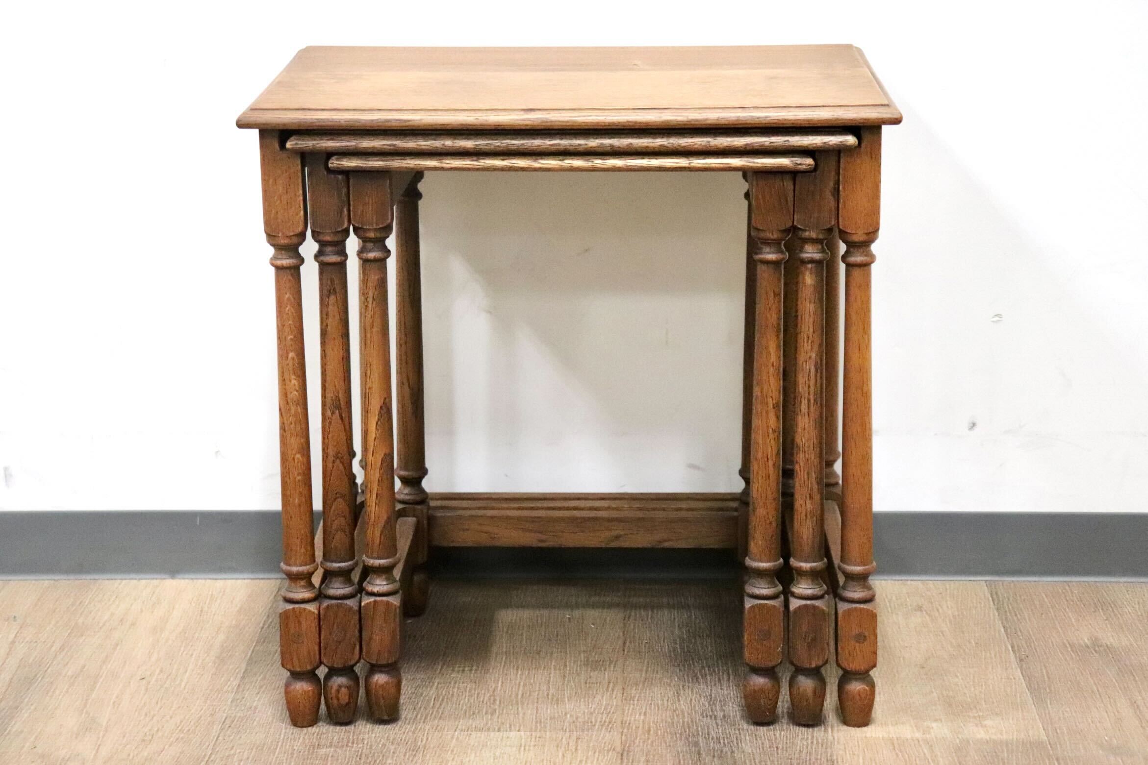 GMHH22○英国アンティーク ネストテーブル サイドテーブル 机 入れ子式  