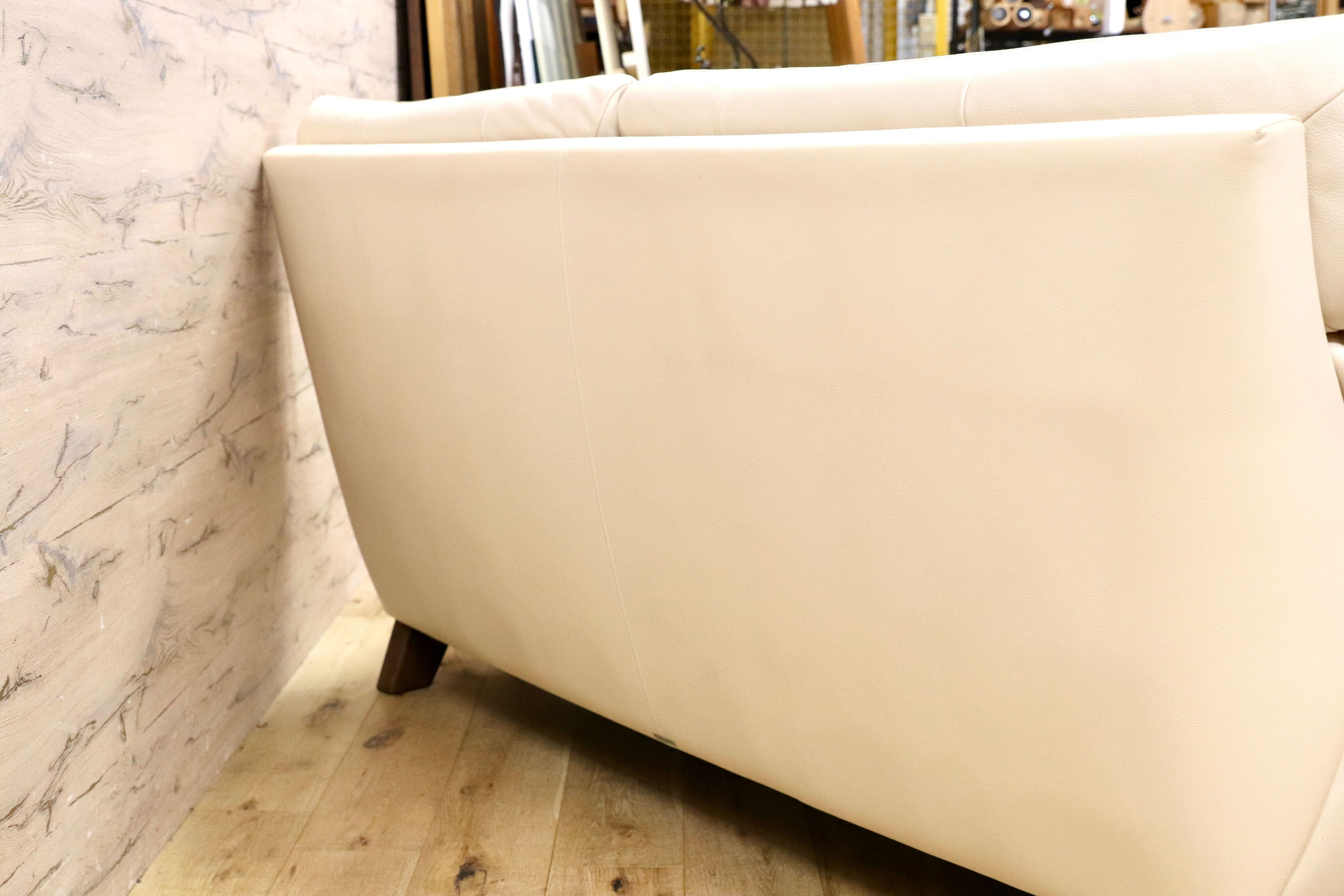 GMIK688○Chitano / チターノ karimoku カリモク Z172モデル 長椅子 2.5人掛けソファ ラブソファ 本革 レザー ホワイト 美品