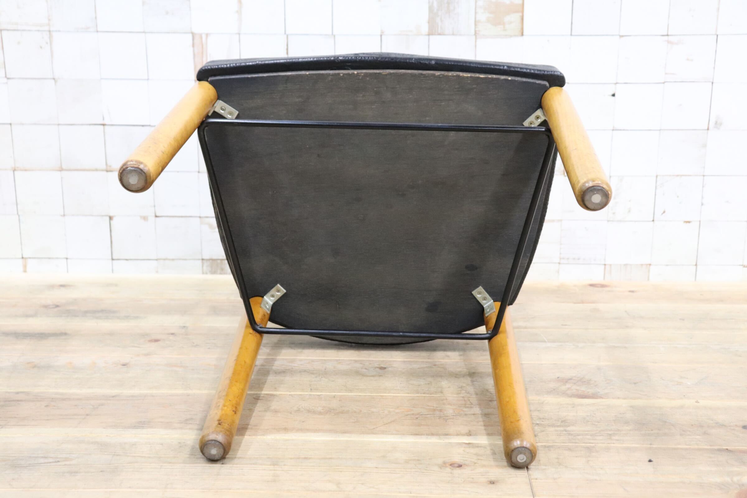 GMIN7H〇Cassina / カッシーナ レオナルドチェア ダイニングチェア Strassle collection社 スイス 椅子 ブラック 北欧スタイル