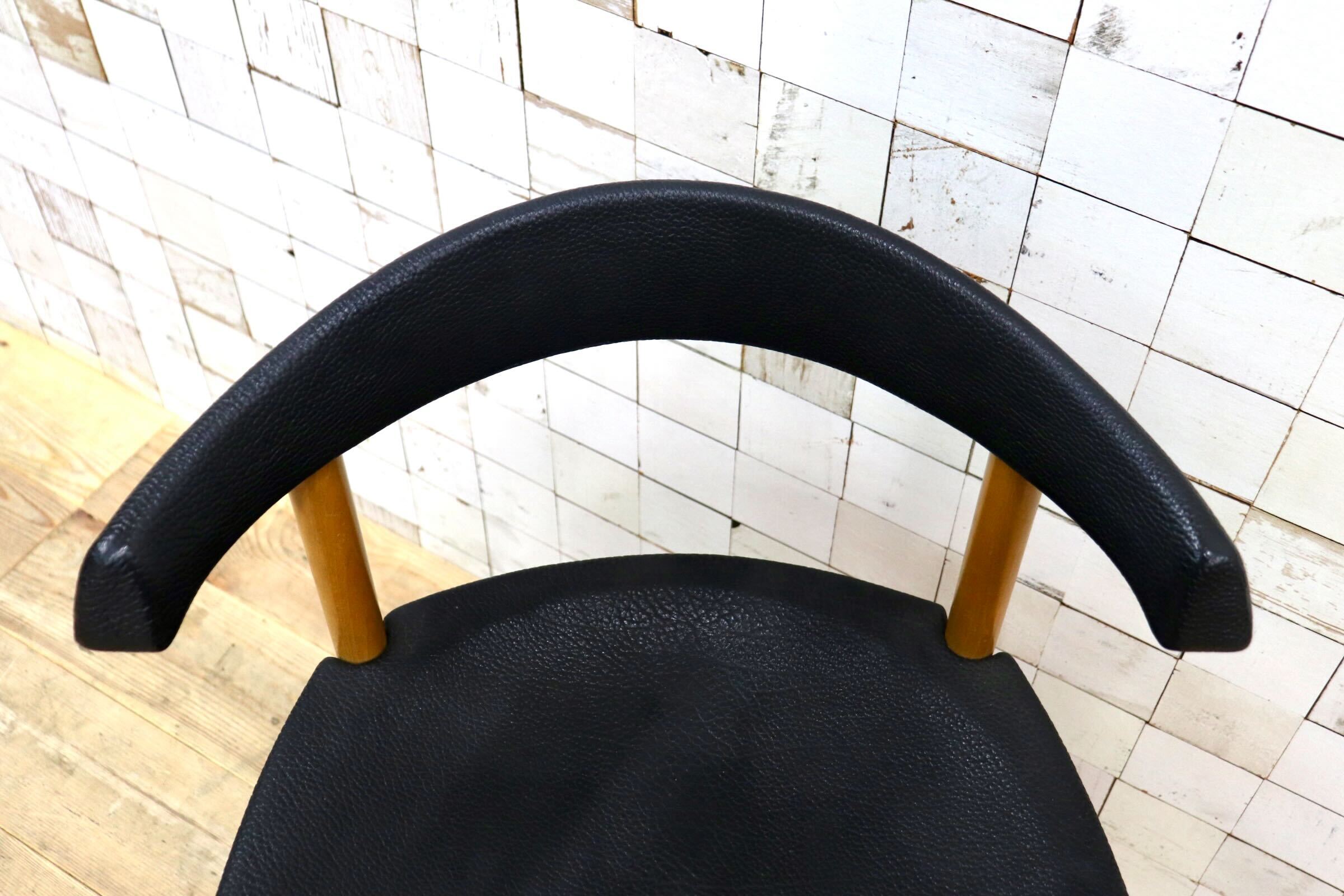 GMIN7K〇Cassina / カッシーナ レオナルドチェア ダイニングチェア Strassle collection社 スイス 椅子 ブラック 北欧スタイル