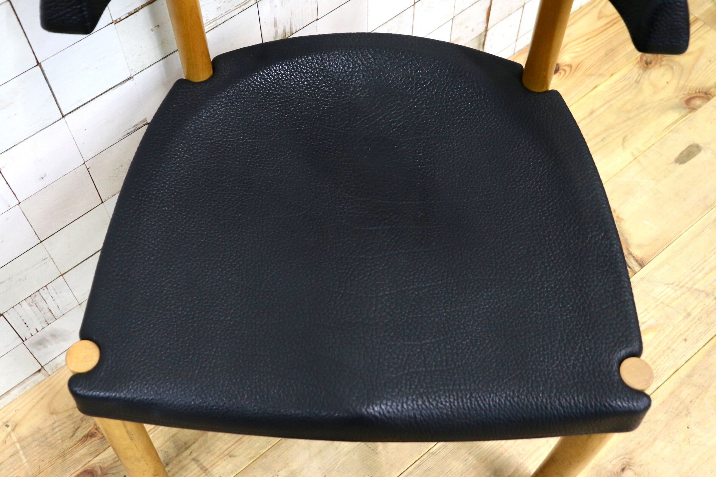 GMIN7K〇Cassina / カッシーナ レオナルドチェア ダイニングチェア Strassle collection社 スイス 椅子 ブラック 北欧スタイル