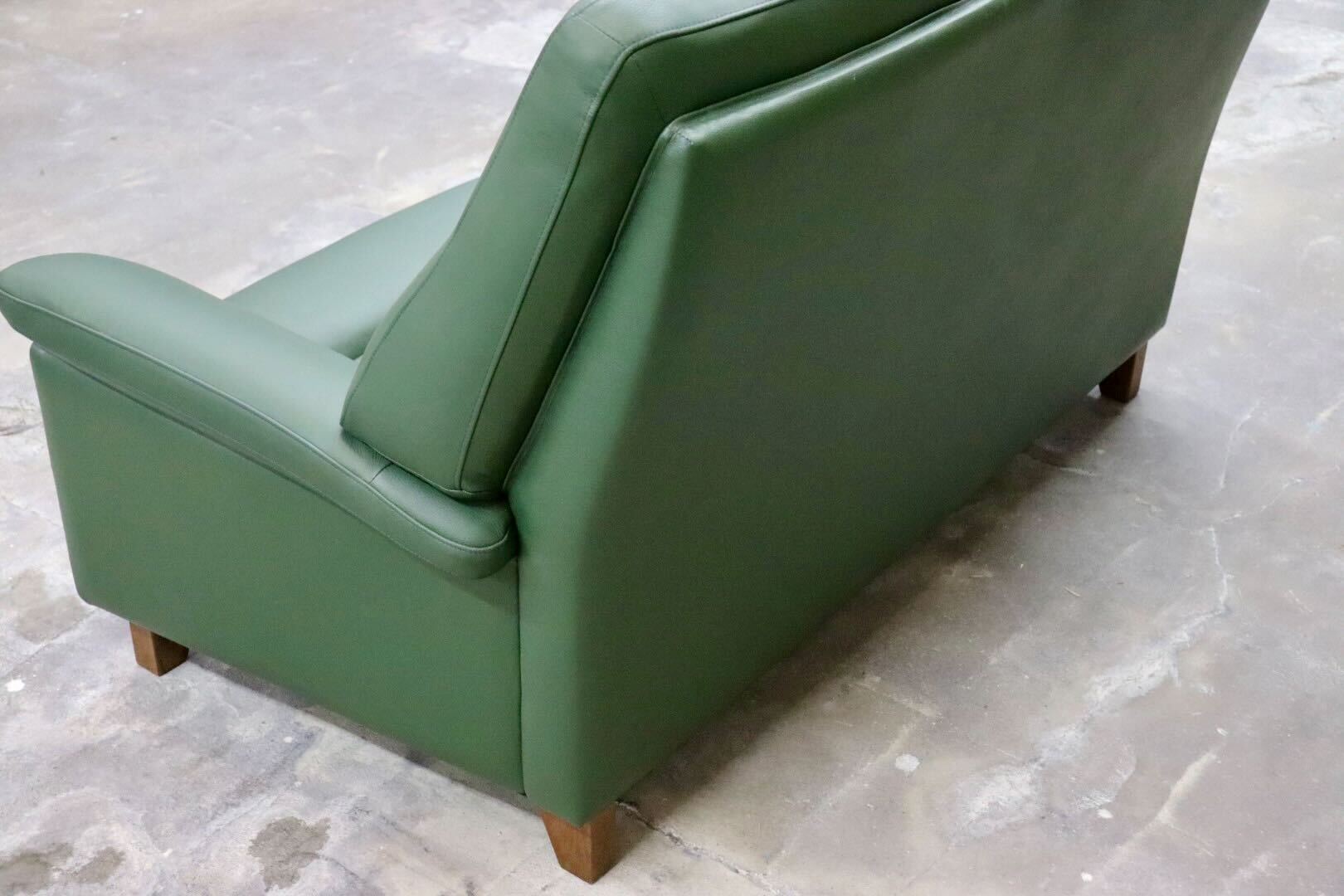 GMIS359A○本革 2人掛けソファ ラブソファ 長椅子 グリーン 応接 ハイバック シンプル モダン 検）カリモク 浜本工芸