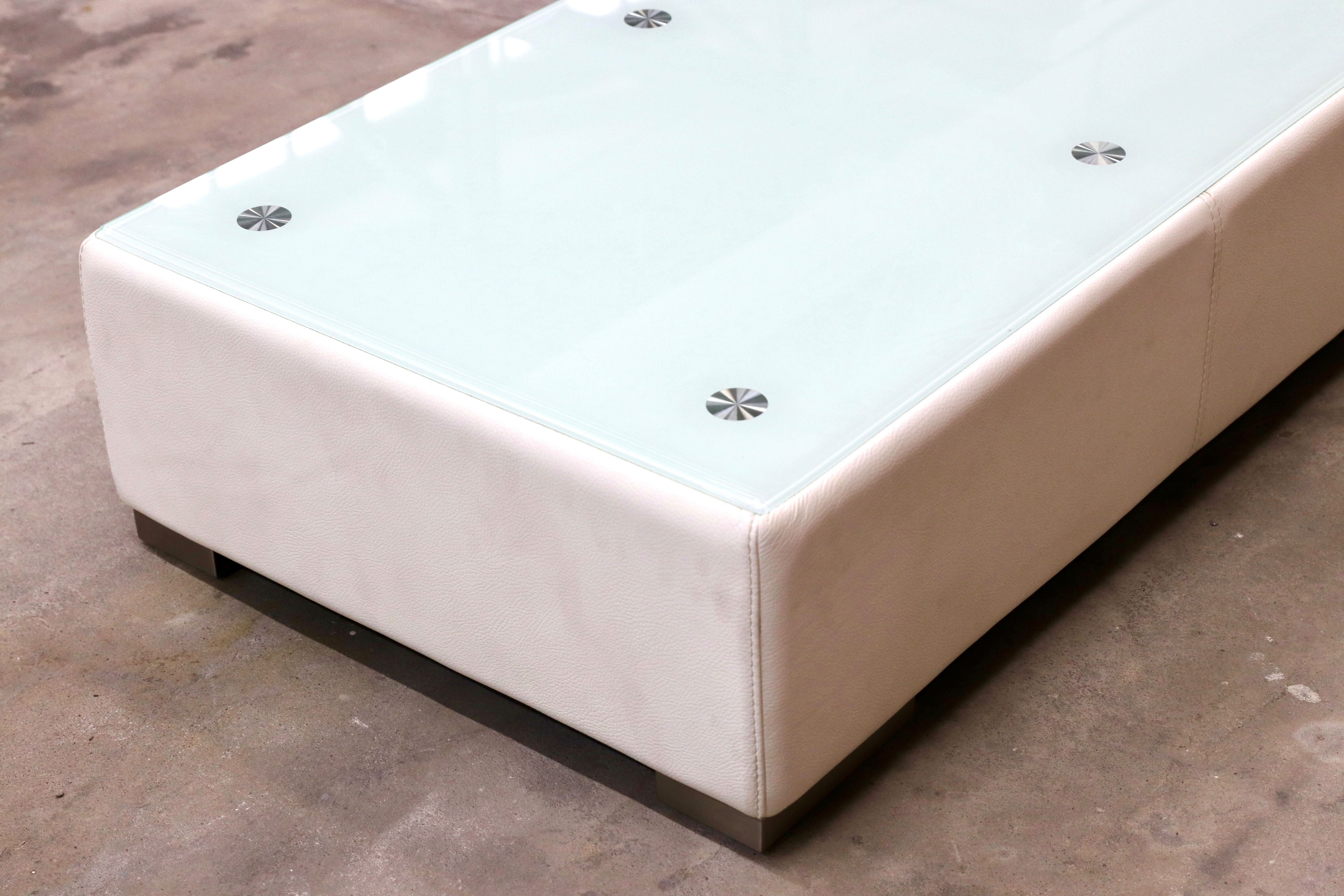 GMIK643○KELVIN GIORMANI / ケルビンジョルマーニ リビングテーブル センターテーブル ガラステーブル 本革 レザー ホワイト 展示品