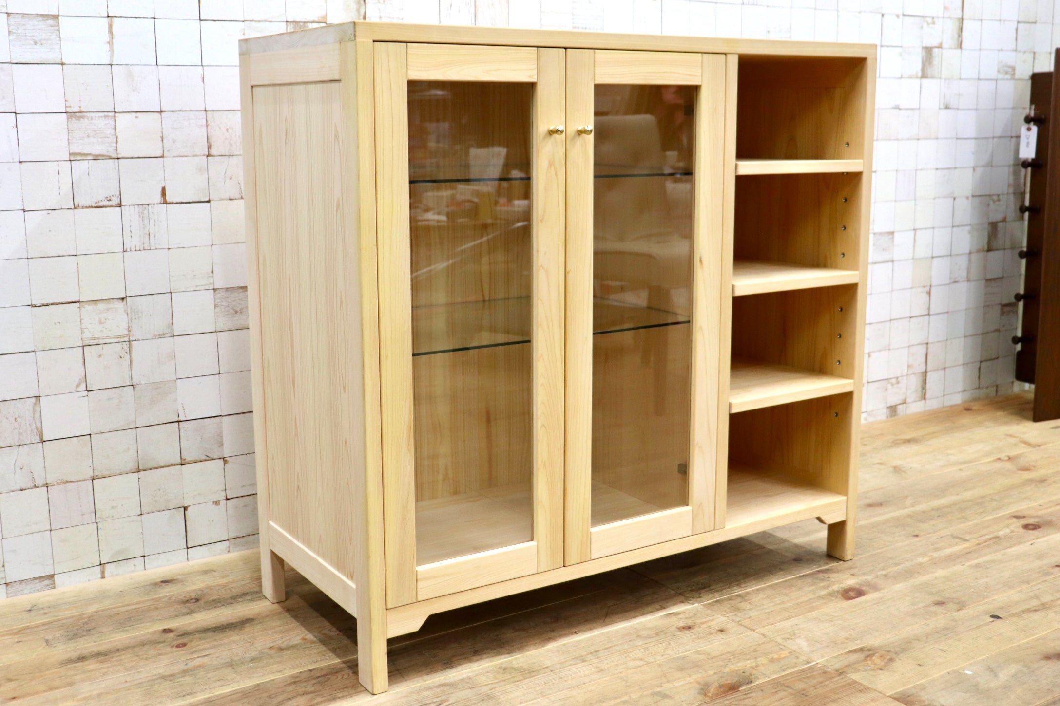 GMJN1〇無垢ひのき ガラスキャビネット サイドボード ナチュラル リビング収納 食器棚 飾り棚 ディスプレイ棚 リビングボード 定価約20万