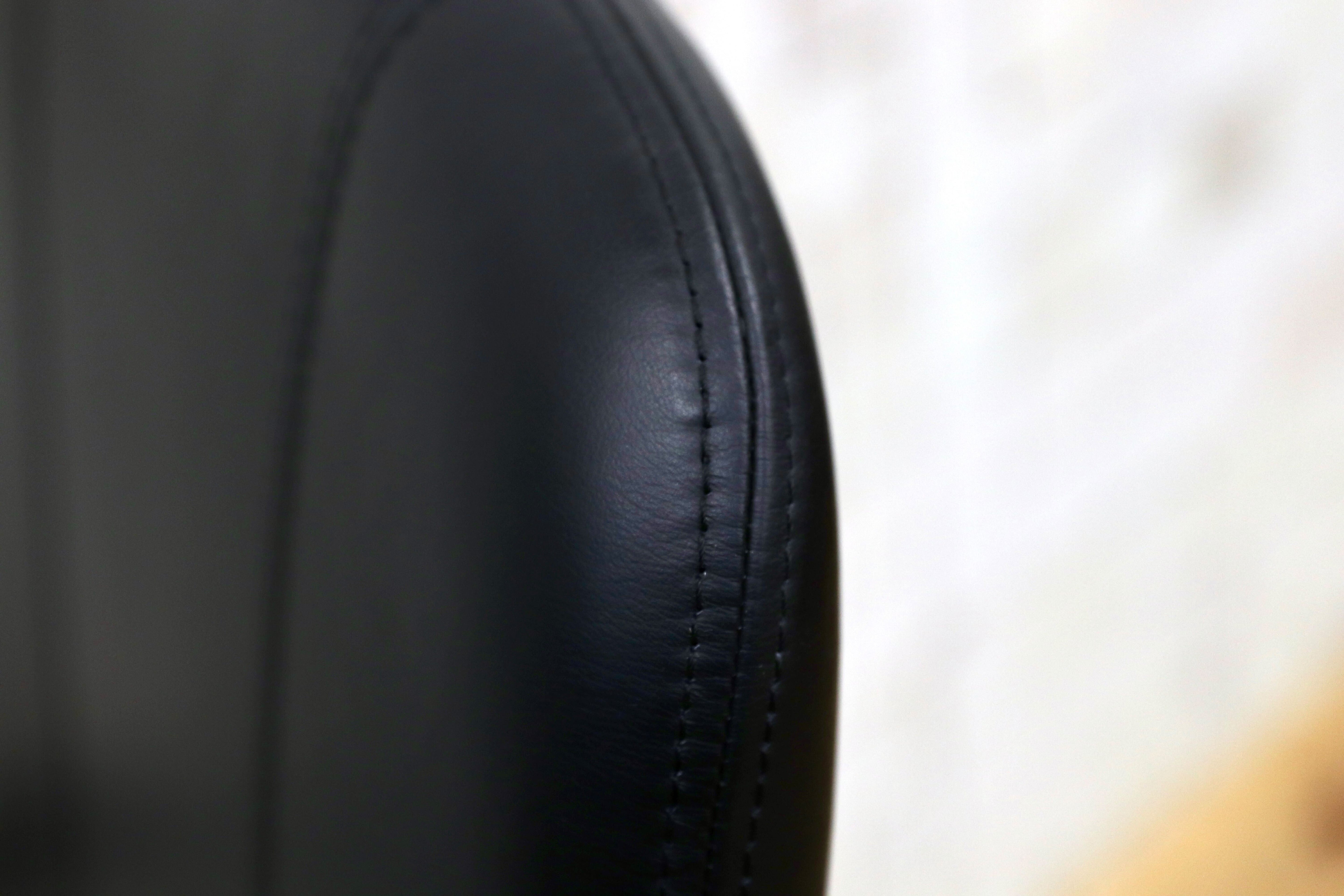 GMIK678I○okamura / オカムラ CRAFTIE クラフティー デスクチェア オフィスチェア アームチェア 本革 ウォールナット 定価約38万 展示品