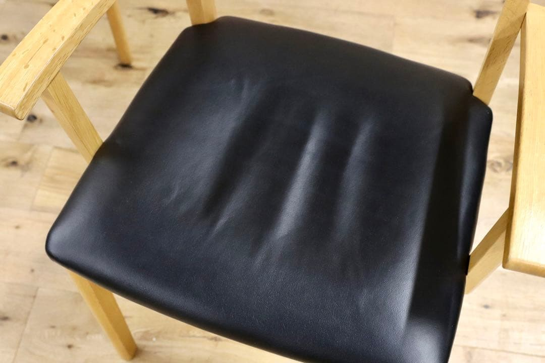 GMGH431○清見堂工房 飛騨家具 ダイニングチェア 椅子 2脚セット オーク材 アームチェア スタイリッシュモダン 合皮 北欧スタイル