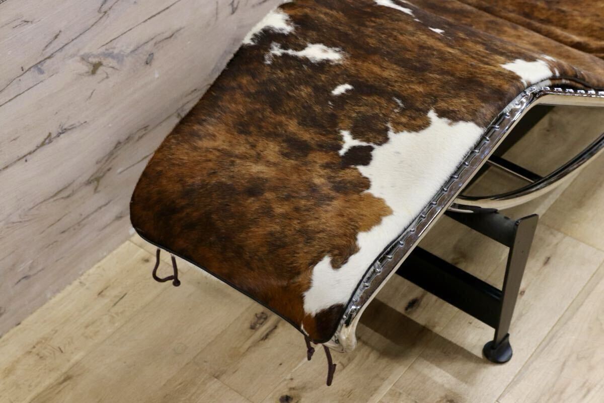 GMIS267○Cassina / カッシーナ 4 CHAISE LONGUE ル・コルビュジエ LC4 カウハイド シェーズロング 寝椅子 イタリアモダン 名作 約121万