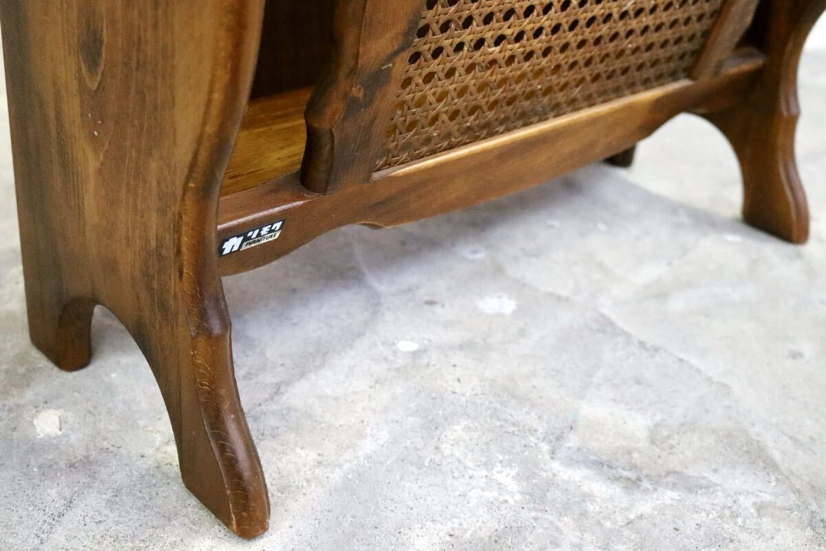 GMIH377○karimoku / カリモク コロニアル マガジンラック スリッパラック 雑誌入れ 収納 木製 ラタン 籐 クラシック