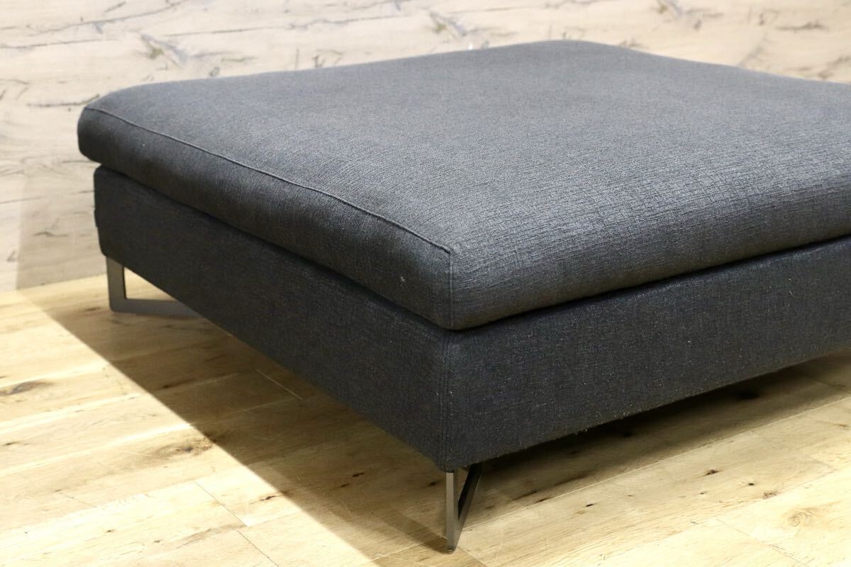 GMJO130C○Molteni&C / モルテーニ LARGE ラージ オットマン プーフ Ferruccio Laviani フェルッチオ・ラヴィアーニ イタリア 定価約44万