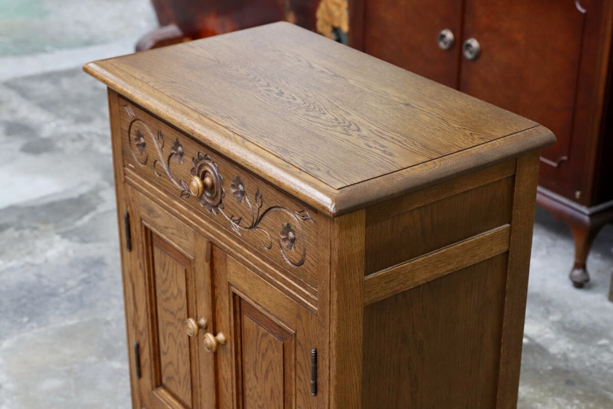 GMJS249○勇峰工芸 雅 花柄キャビネット 道産ナラ材 旭川家具 サイドキャビネット 電話台 花台 北海道民芸 国産家具 飾り棚 定価約12.8万