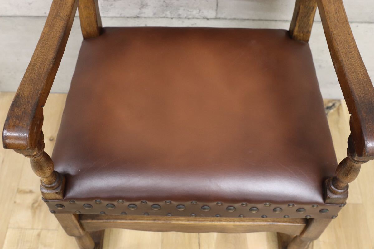 GMEK474○スペイン製 本革 アームチェア 椅子 クラシック 鋲打 ヴィンテージ アンティーク オーク材 無垢材 フランス 英国 西洋
