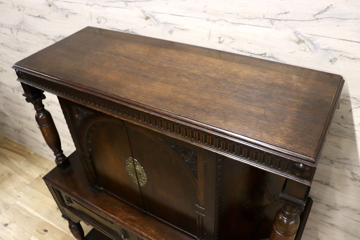 GMFH408○英国製 サイドボード キャビネット 飾り棚 収納棚 店舗什器 オーク材 無垢 クラシック アンティーク 輸入家具 定価約31万 展示品