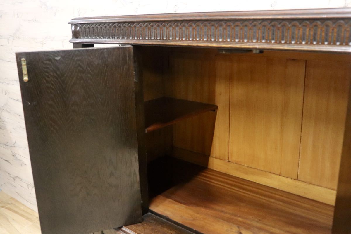 GMFH408○英国製 サイドボード キャビネット 飾り棚 収納棚 店舗什器 オーク材 無垢 クラシック アンティーク 輸入家具 定価約31万 展示品